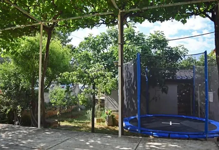 Bright & Spacious With Terrace In Stinjan Пула