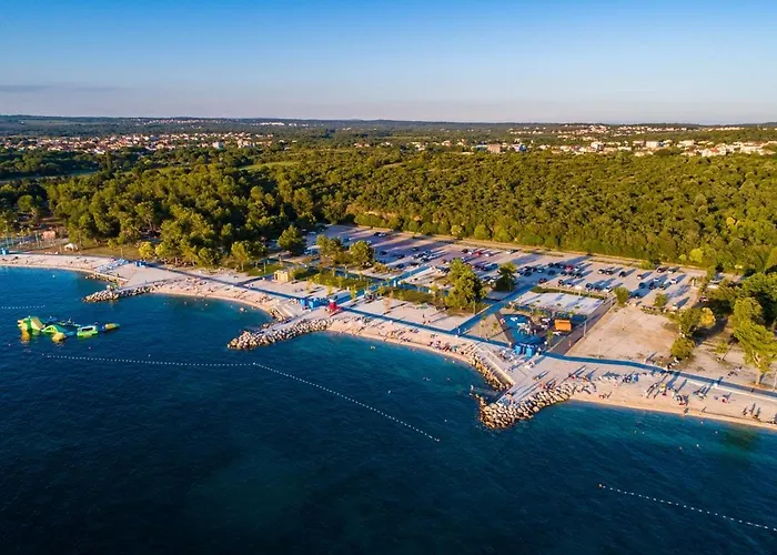 Bright & Spacious With Terrace In Stinjan Апартаменты *